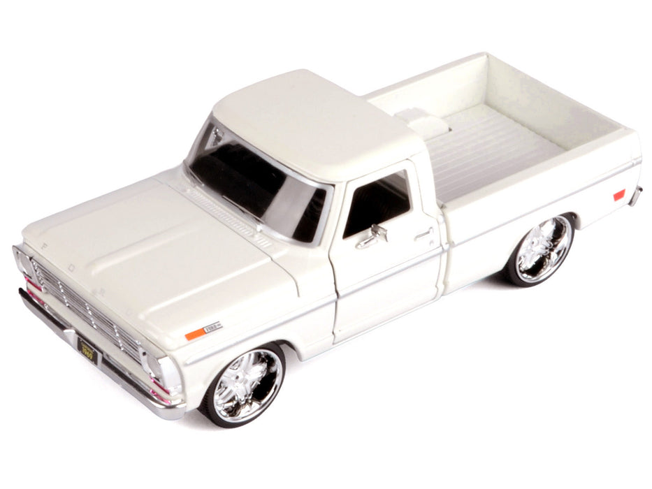 Motormax- 1969 Ford F-100 Pickup Truck Cream "Maxx Design" Series 1/24 Diecast Model Car
