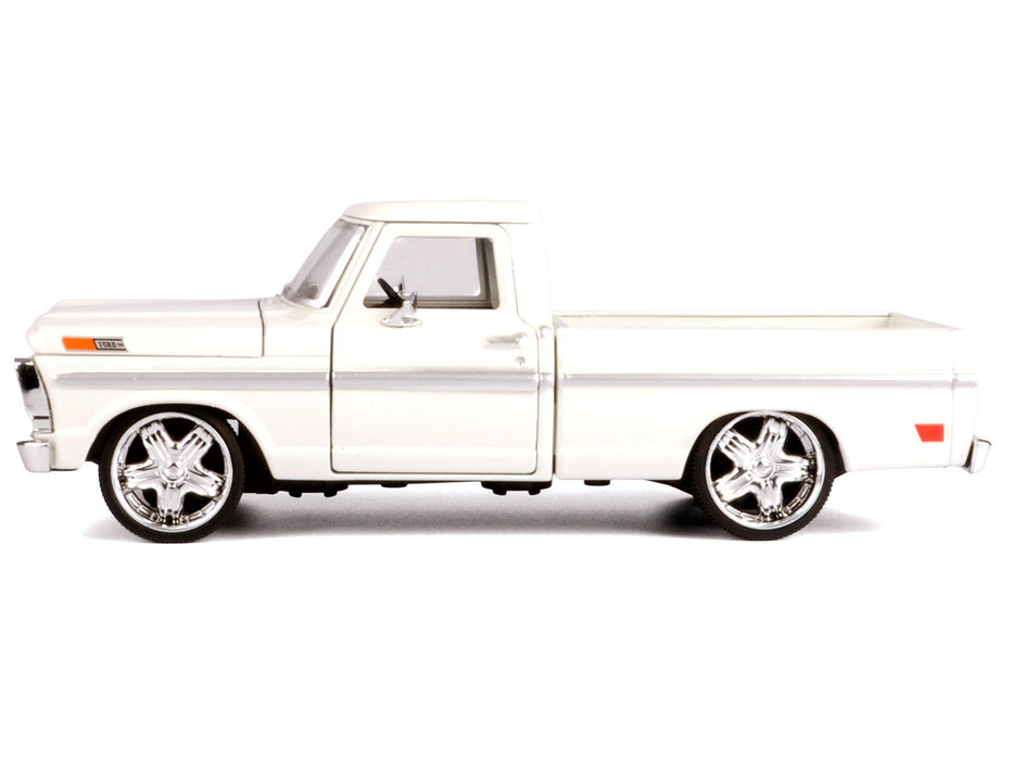 Motormax- 1969 Ford F-100 Pickup Truck Cream "Maxx Design" Series 1/24 Diecast Model Car